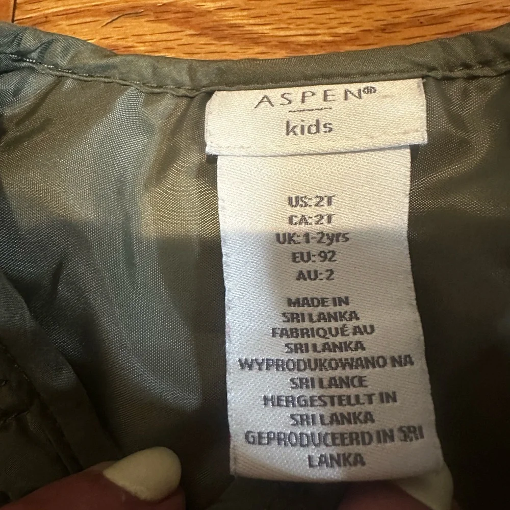 Aspen Kids Quilted Vest Girls Size 2T Army Green Ruffled‎ Hem Metal Buttons